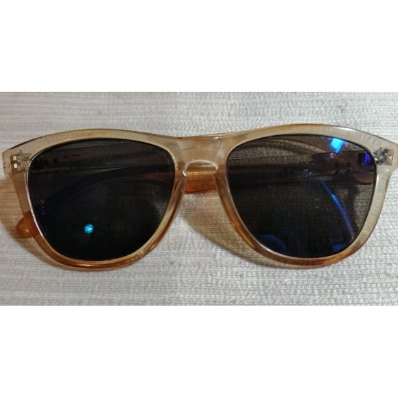 Oakley Sunglasses Clear Amber Frame Dark Lens Vintage Retro 80s 90s Style Unisex - Picture 1 of 9